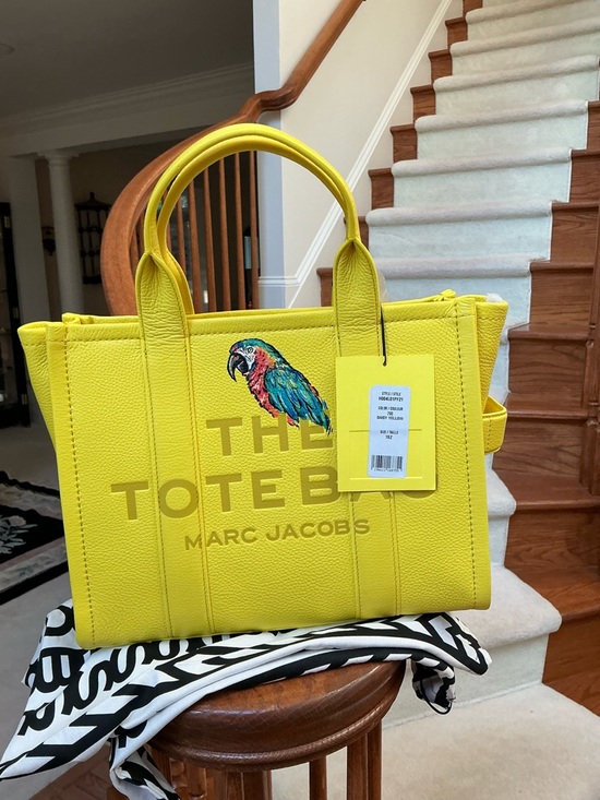 Marc Jacobs Handbags - NWT MARC JACOBS CUSTOM PAINTED PARROT YELLOW MEDIUM LEATHER TOTE BAG